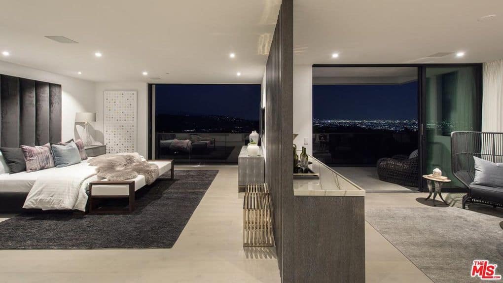 1218 Roberto Lane Los Angeles CA