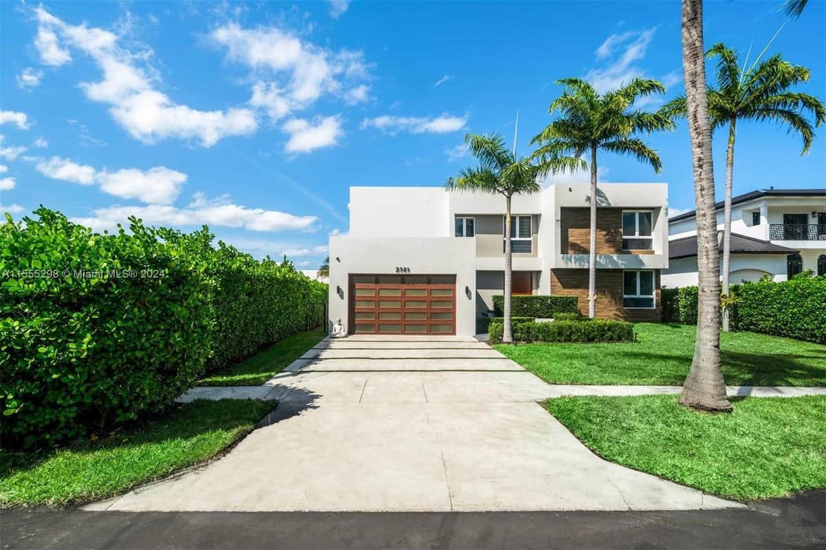 2381 Bayview Lane North Miami FL 33181