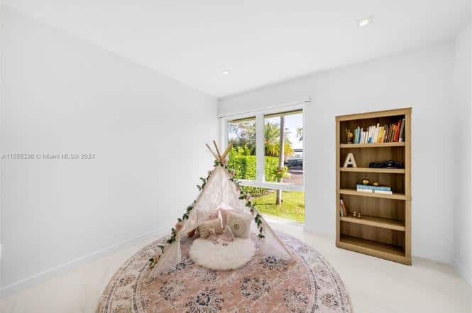 2381 Bayview Lane North Miami FL 33181