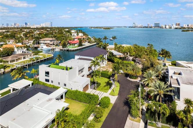2381 Bayview Lane North Miami FL 33181