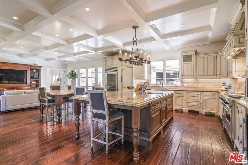 3901 Longridge Avenue Los Angeles LA 91423