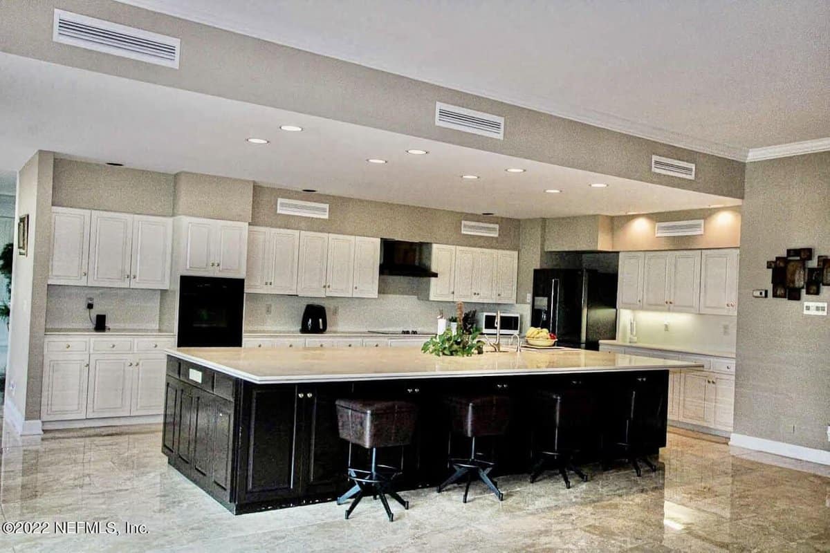 7987 Hollyridge Road Jacksonville FL 32256