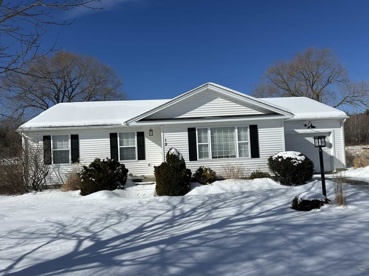 Easthampton MA 01027