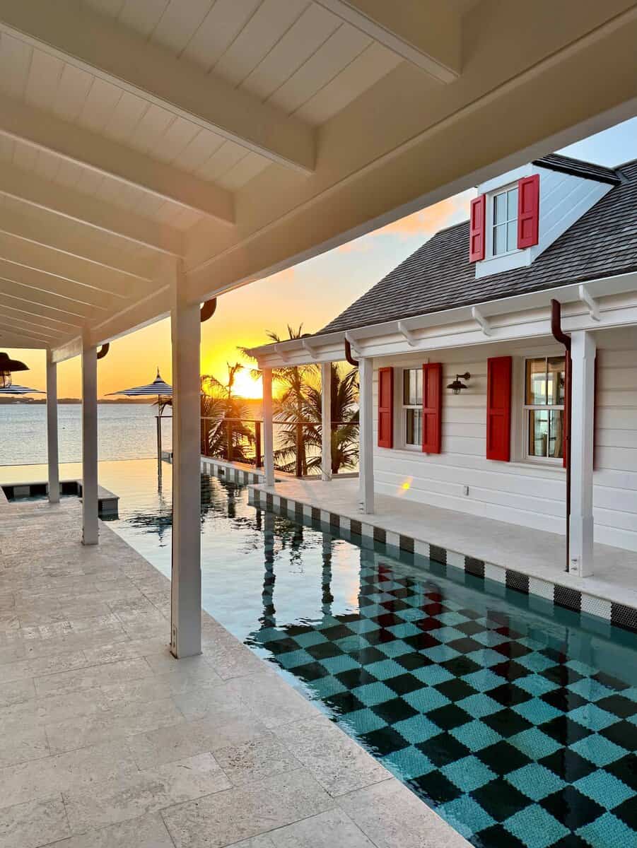 King's Crown Harbour Island BS