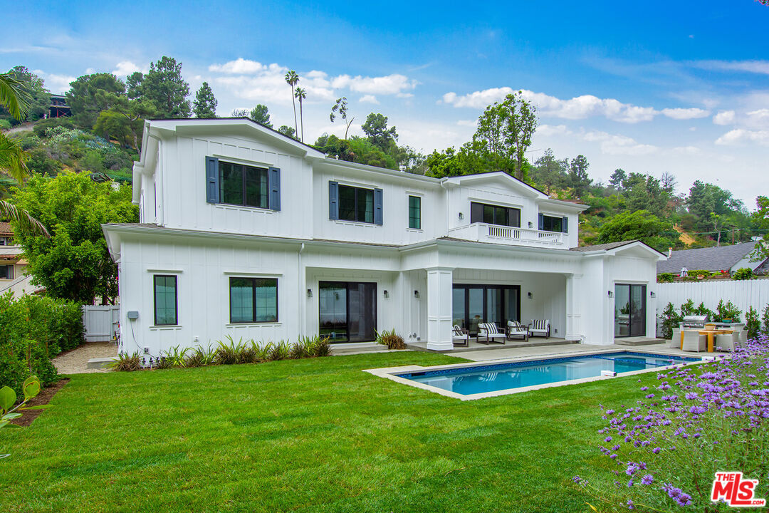 2054 Roscomare Road Los Angeles CA 90077
