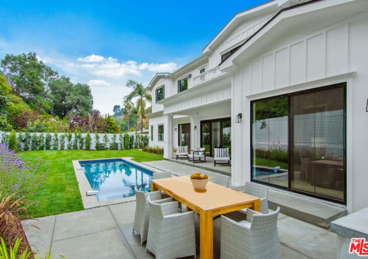 2054 Roscomare Road Los Angeles CA 90077