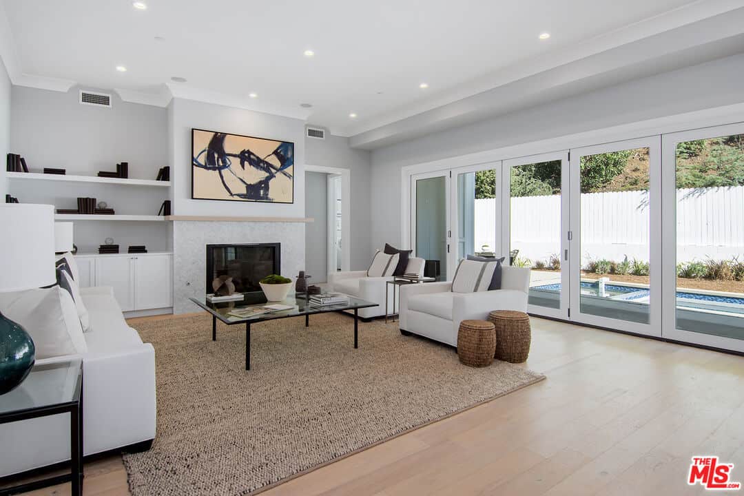 2054 Roscomare Road Los Angeles CA 90077