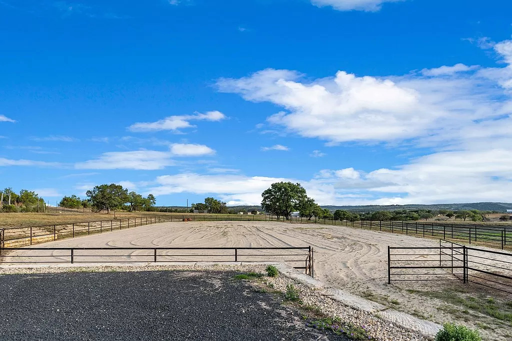 234 Deer Park Lane Kerrville TX 78028