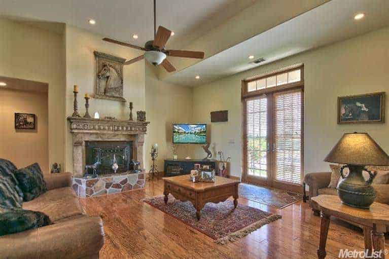 7541 Sloughhouse Road Elk Grove CA 95624