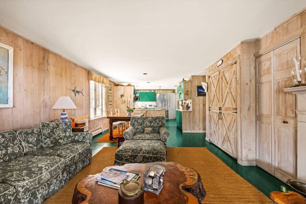9 Weston Avenue Oak Bluffs MA 02568