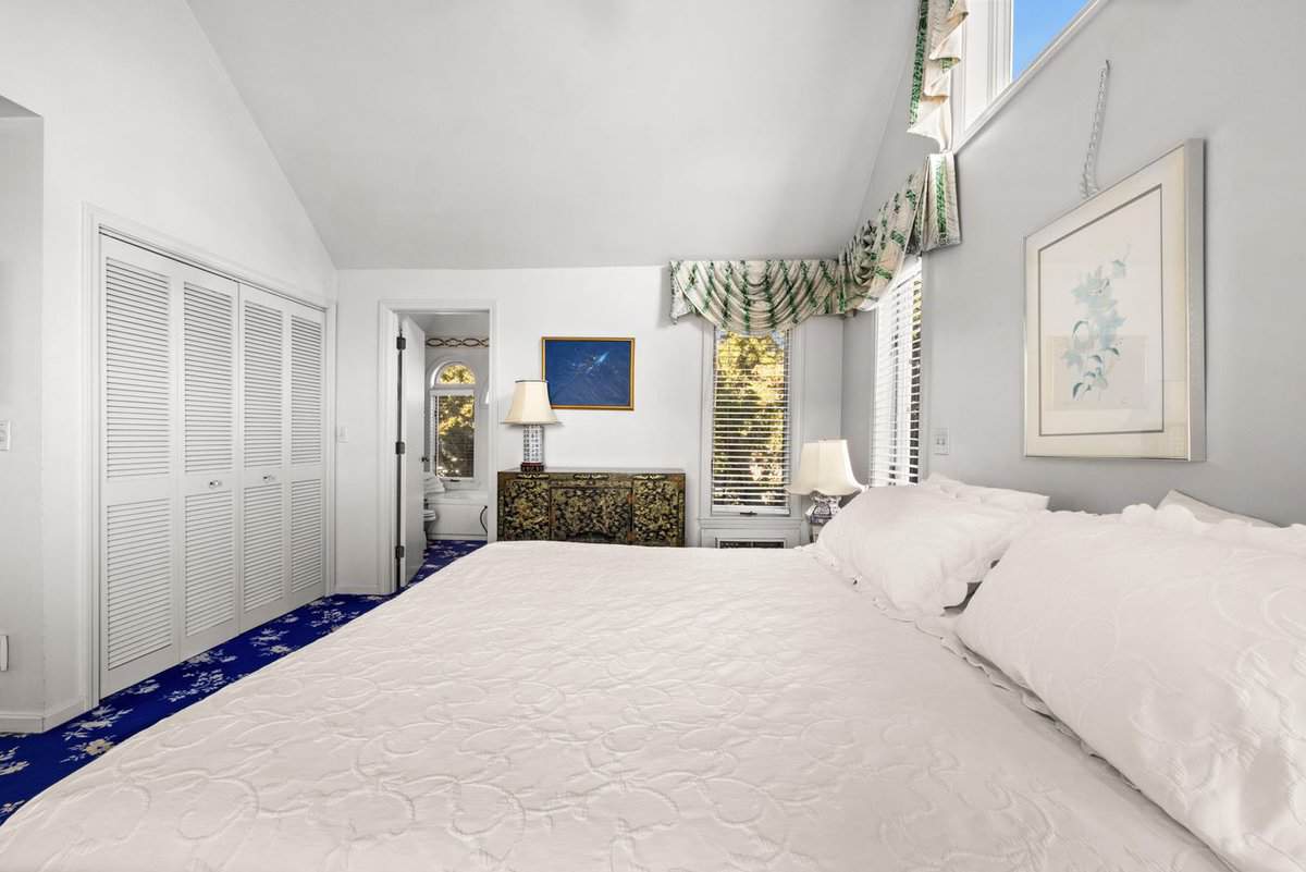 9 Weston Avenue Oak Bluffs MA 02568