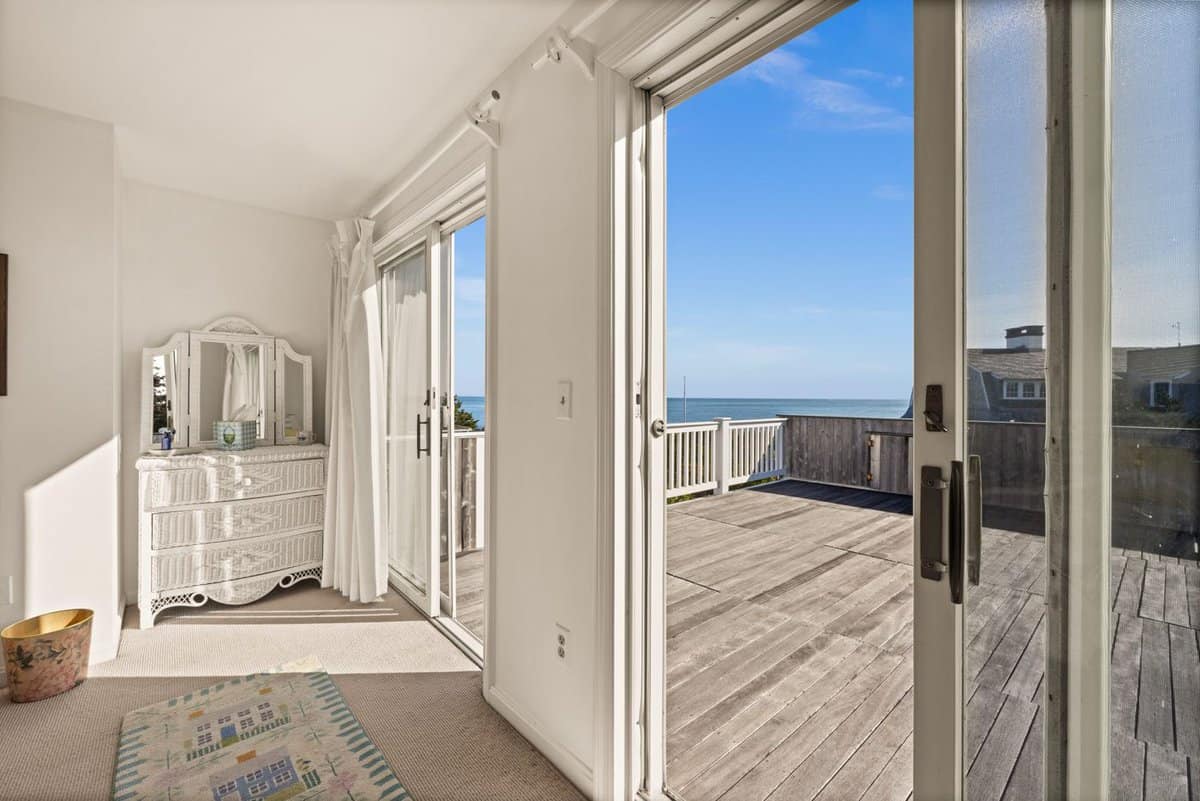 9 Weston Avenue Oak Bluffs MA 02568