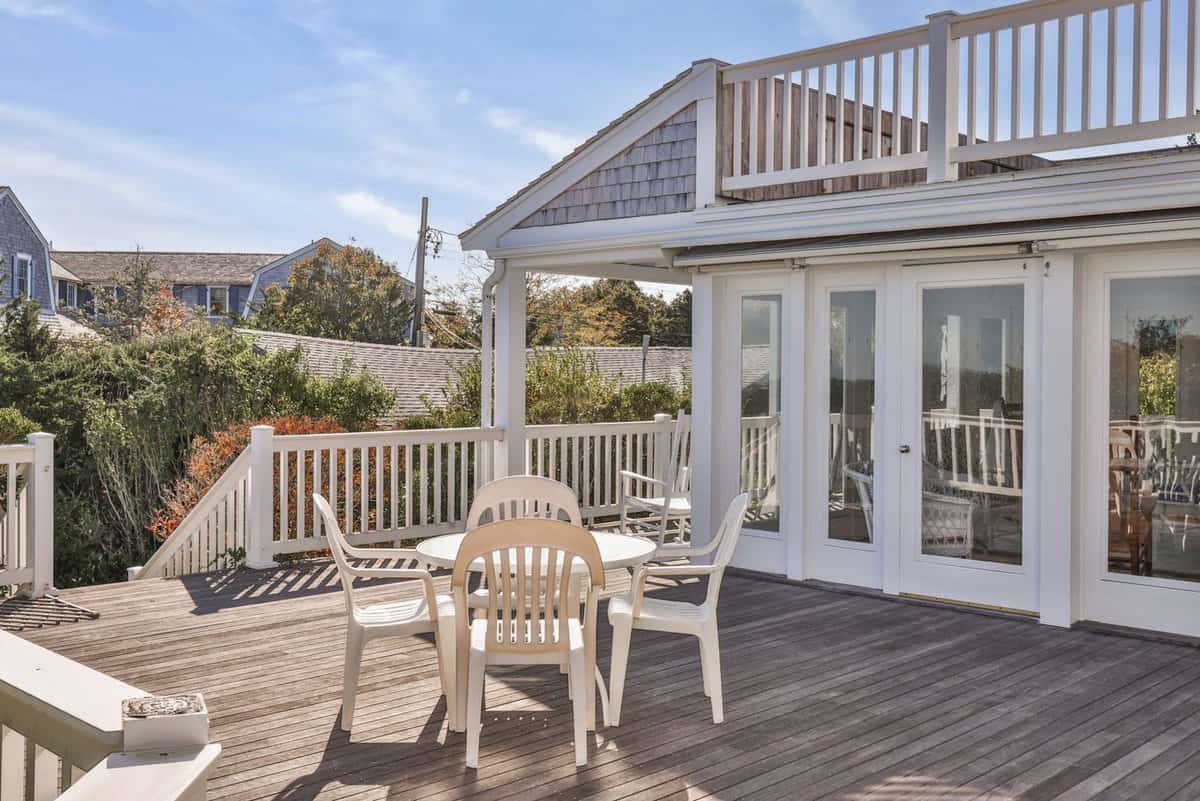 9 Weston Avenue Oak Bluffs MA 02568