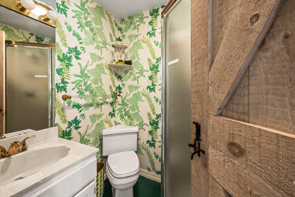 9 Weston Avenue Oak Bluffs MA 02568