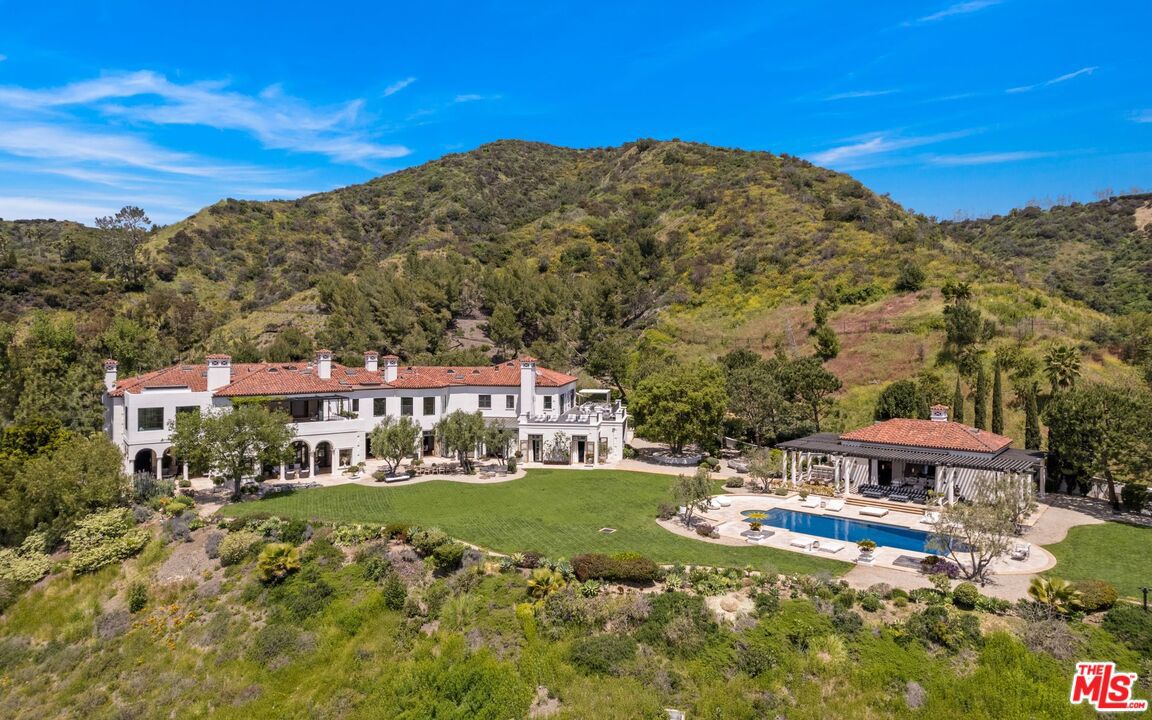9904 Kip Drive Beverly Hills CA 90210