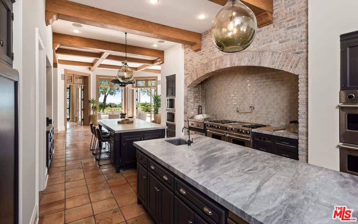 9904 Kip Drive Beverly Hills CA 90210