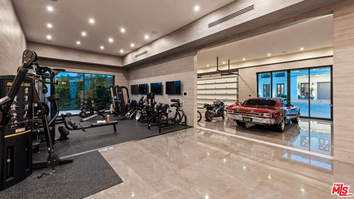 2571 Wallingford Drive Beverly Hills CA 90210