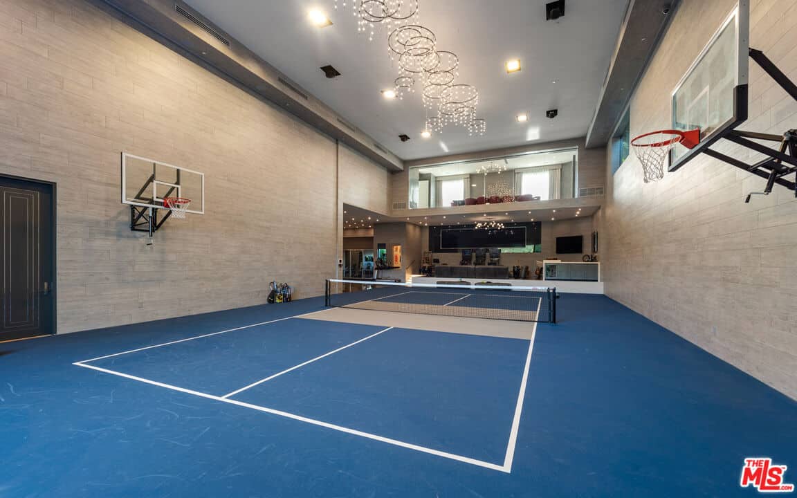 2571 Wallingford Drive Beverly Hills CA 90210