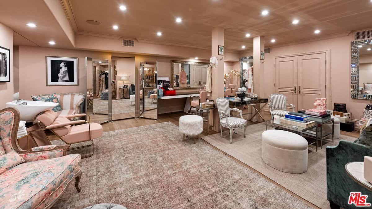 2571 Wallingford Drive Beverly Hills CA 90210