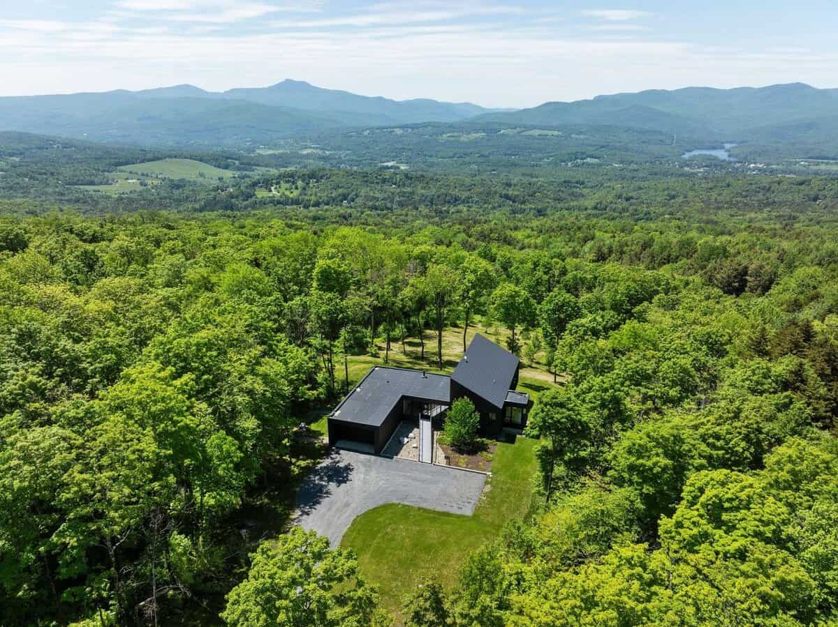 811 Bear Creek Lane Waterbury VT 05677