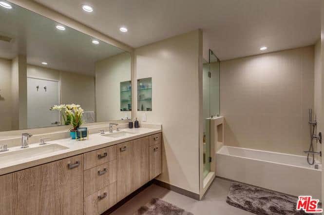 2307 Fox Hills Drive Los Angeles CA 90064