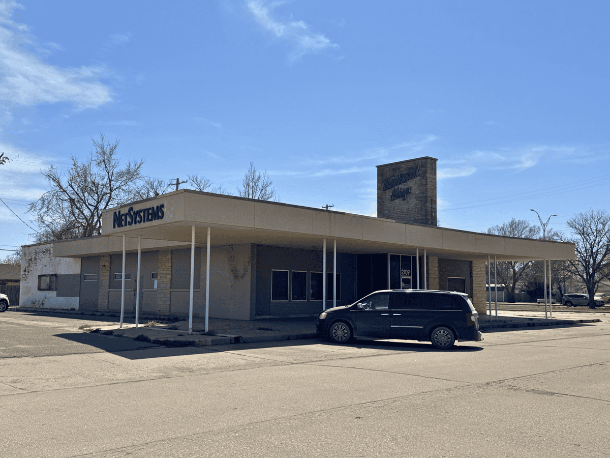 2709 E. Boulevard Plaza Wichita KS 67211