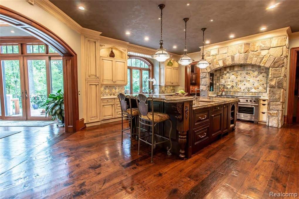 7420 Inner Circle Drive Bloomfield Township MI 48301