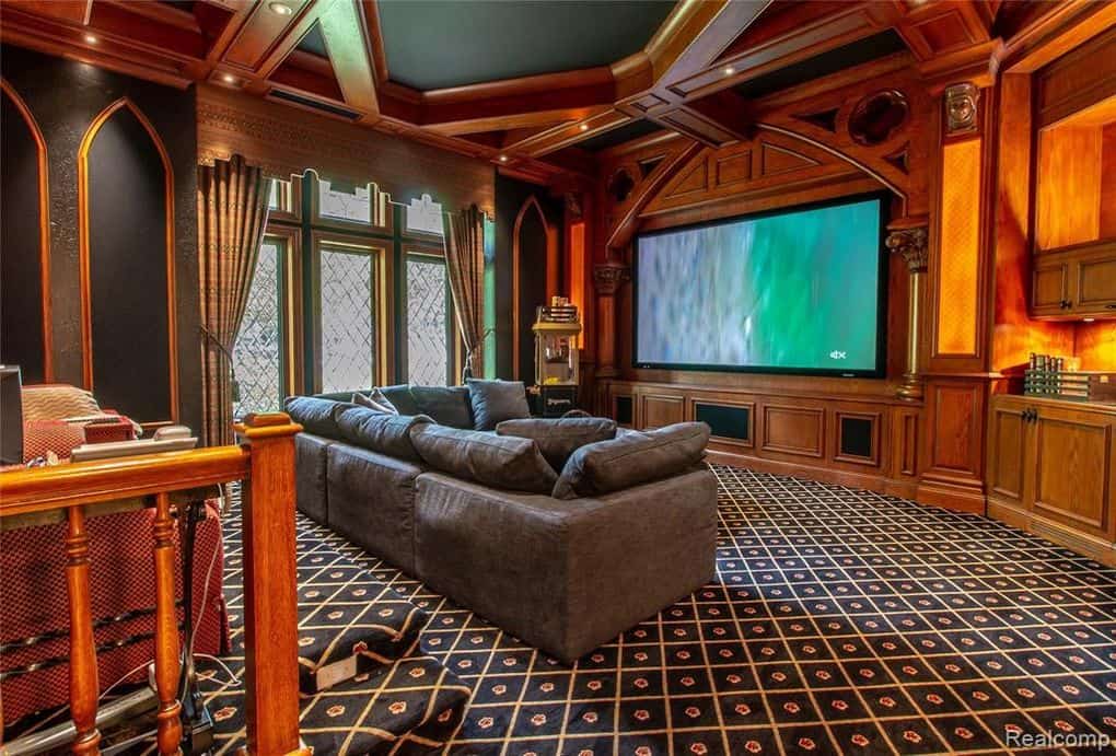 7420 Inner Circle Drive Bloomfield Township MI 48301