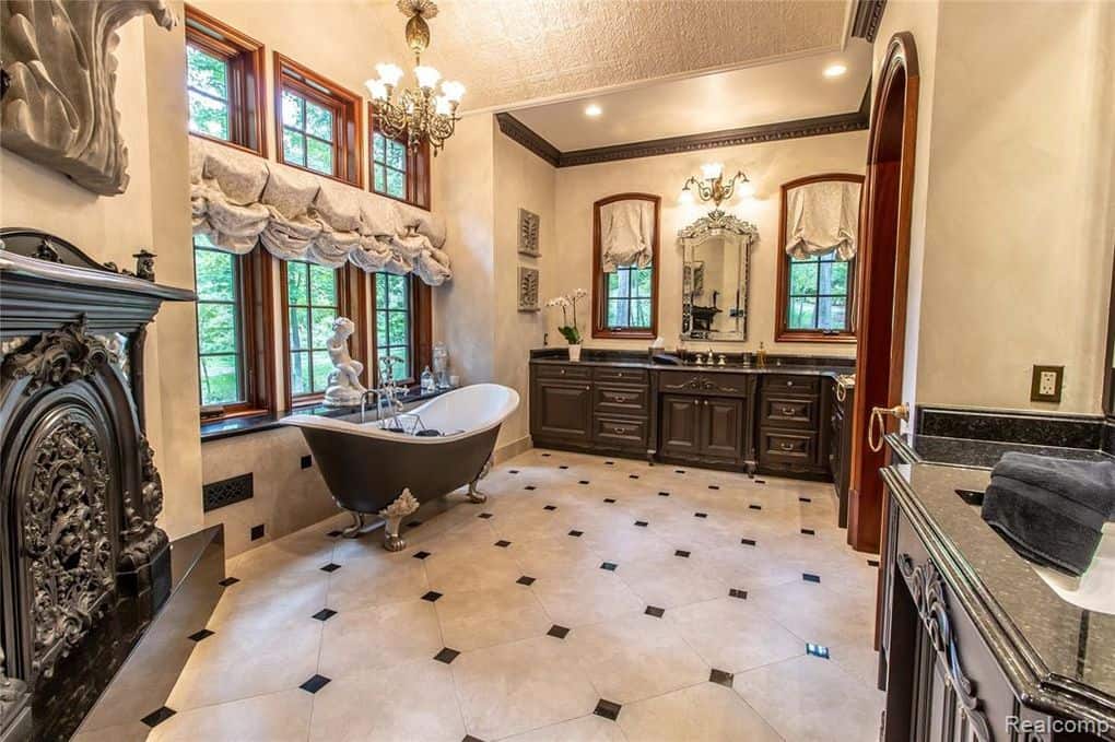 7420 Inner Circle Drive Bloomfield Township MI 48301