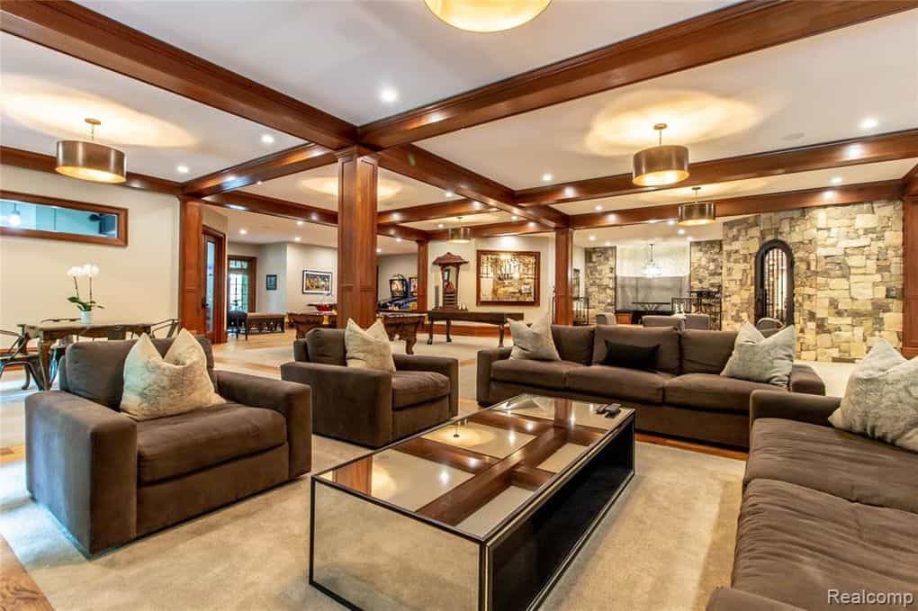7420 Inner Circle Drive Bloomfield Township MI 48301