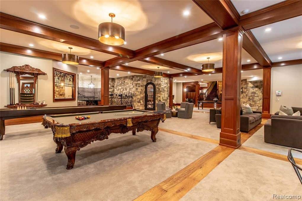 7420 Inner Circle Drive Bloomfield Township MI 48301