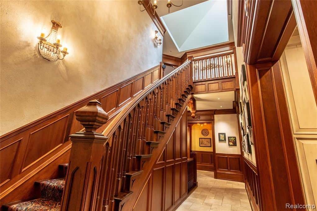 7420 Inner Circle Drive Bloomfield Township MI 48301