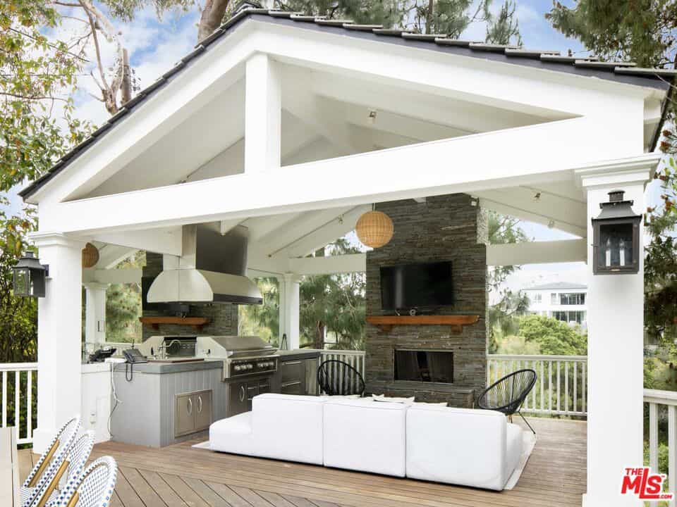 555 N Tigertail Road Los Angeles CA 90049