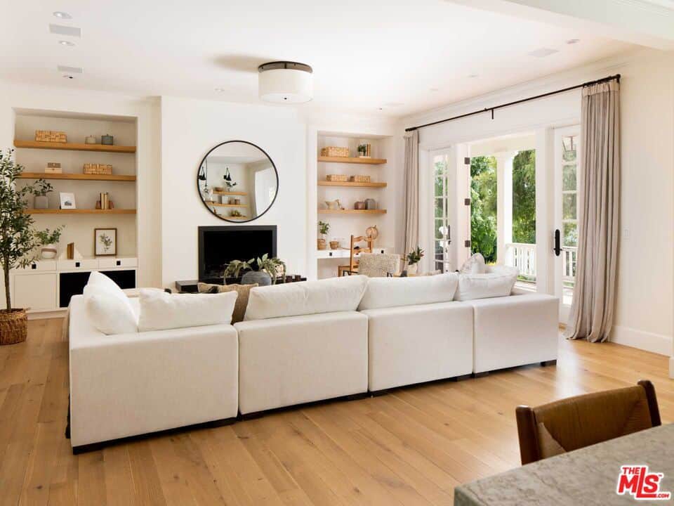 555 N Tigertail Road Los Angeles CA 90049