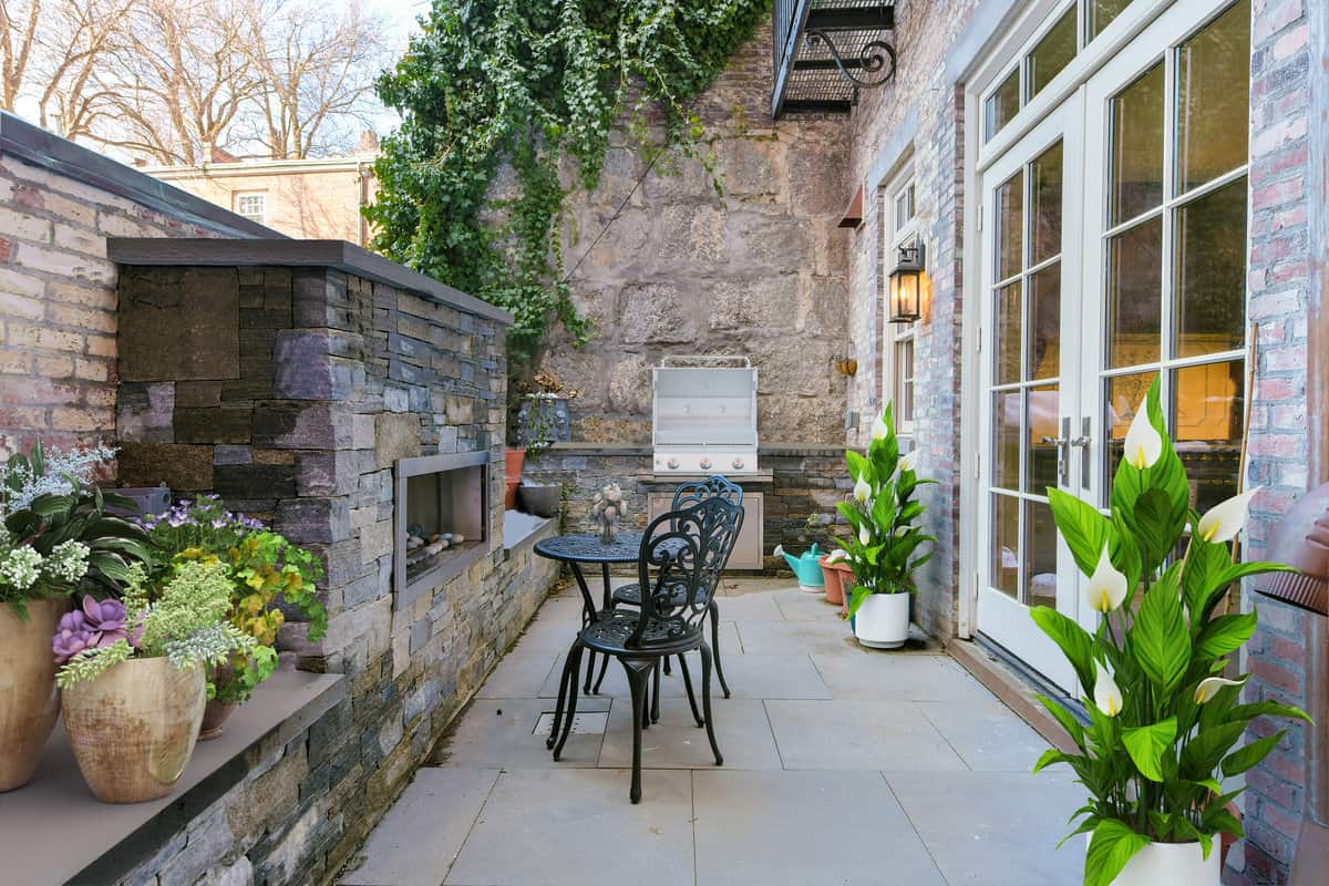 11 Chestnut Street, Boston, MA 02108