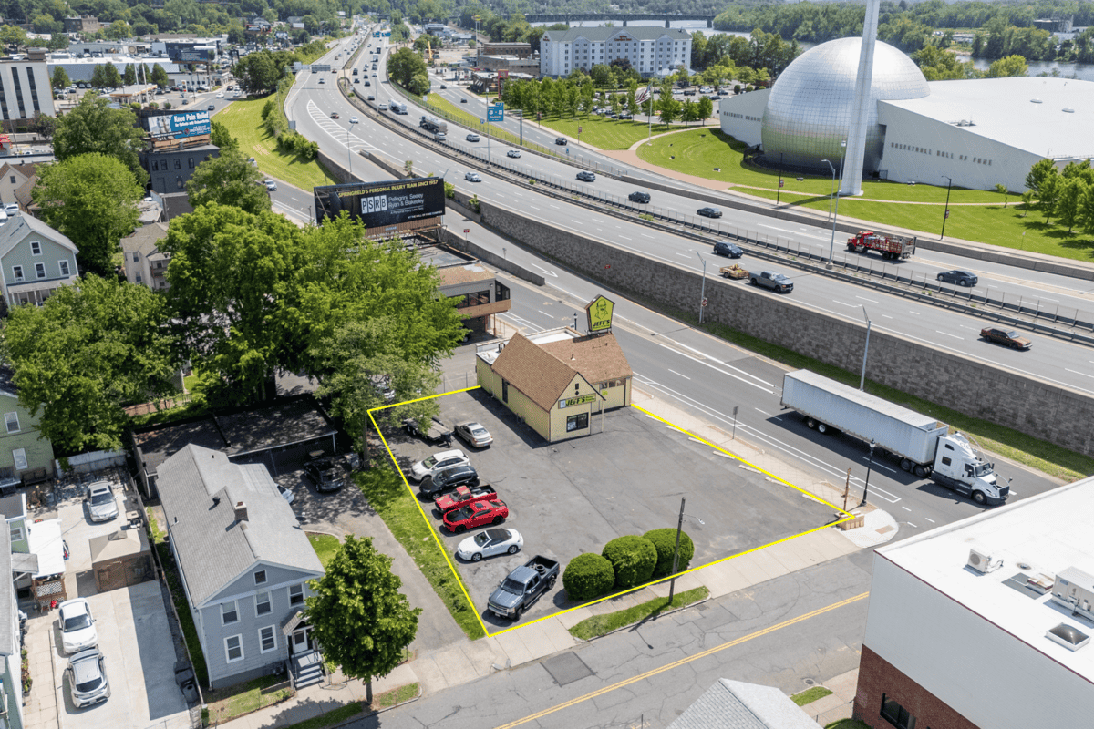 Springfield MA, 1027 E Columbus Avenue