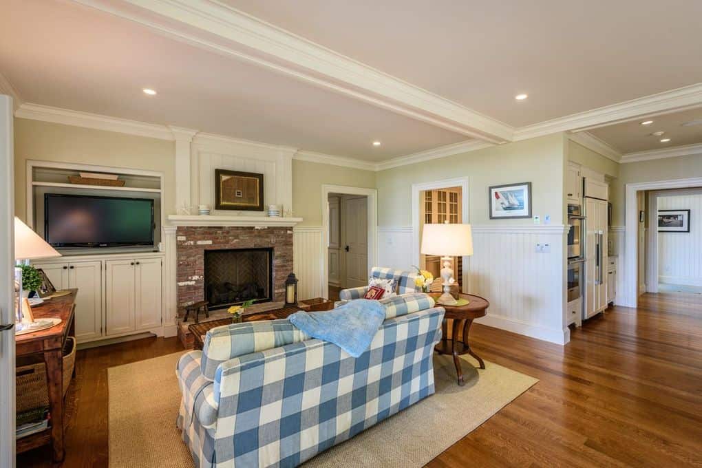 103 Main Street Vineyard Haven MA 02568