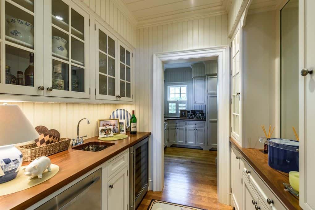 103 Main Street Vineyard Haven MA 02568