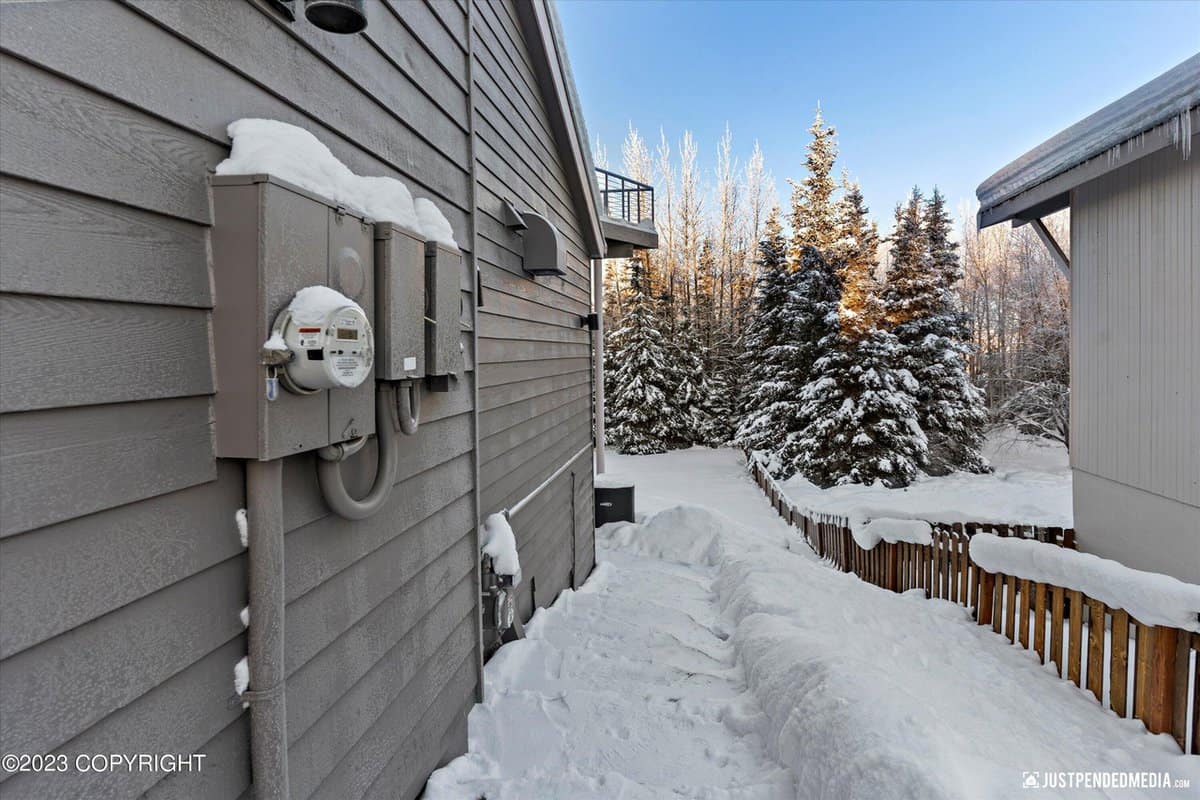 3327 Illiamna Avenue Anchorage AK 99517