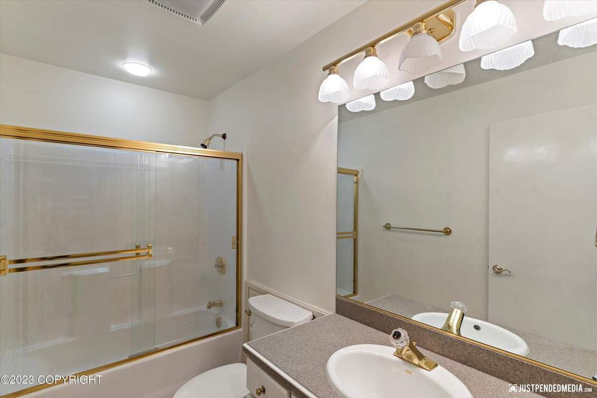 3327 Illiamna Avenue Anchorage AK 99517