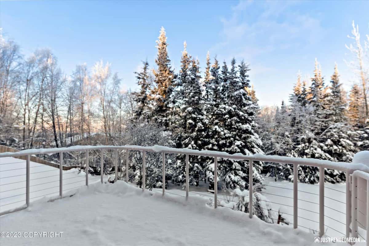 3327 Illiamna Avenue Anchorage AK 99517