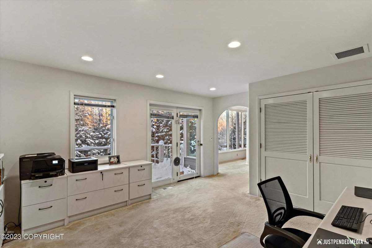 3327 Illiamna Avenue Anchorage AK 99517