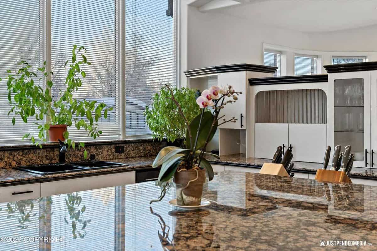 3327 Illiamna Avenue Anchorage AK 99517