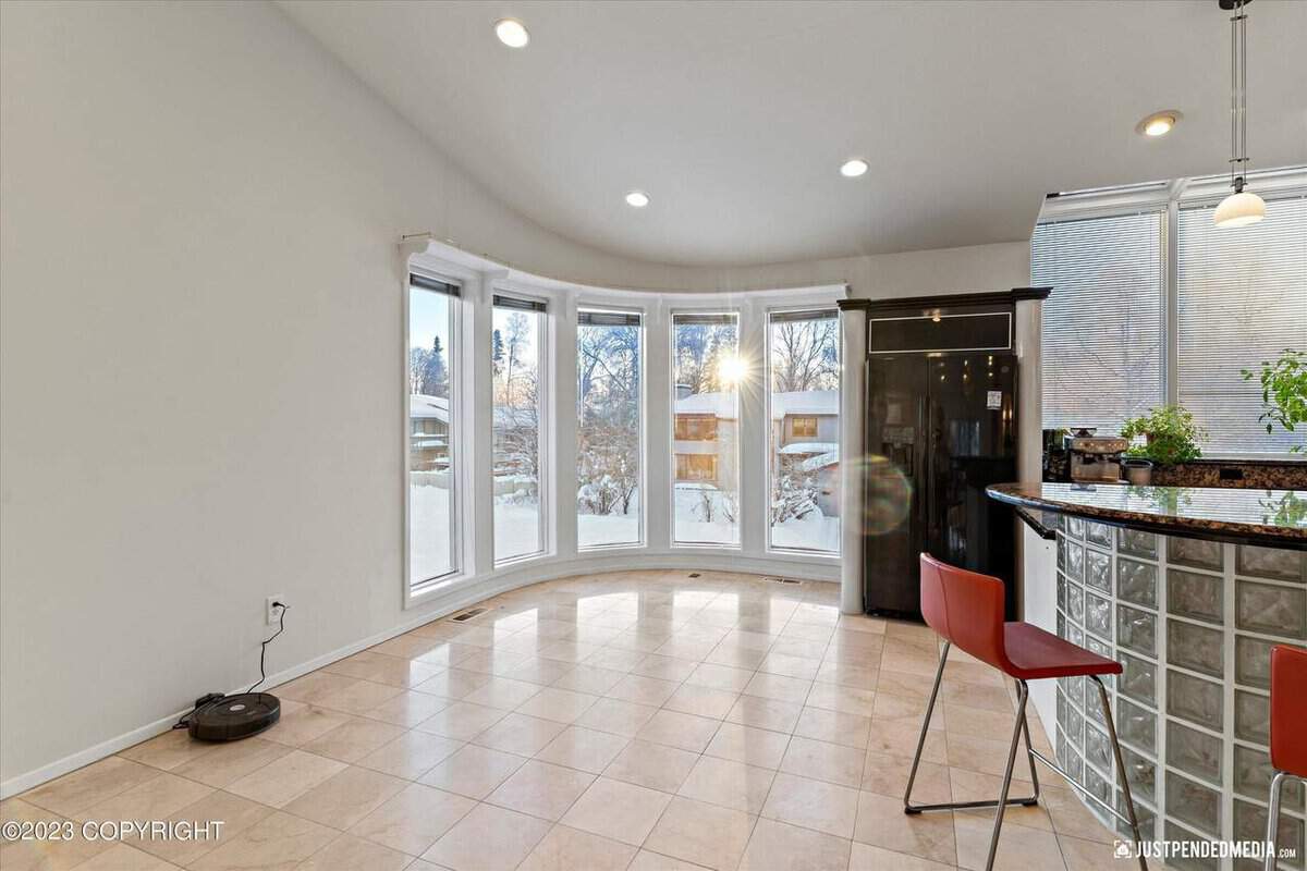 3327 Illiamna Avenue Anchorage AK 99517