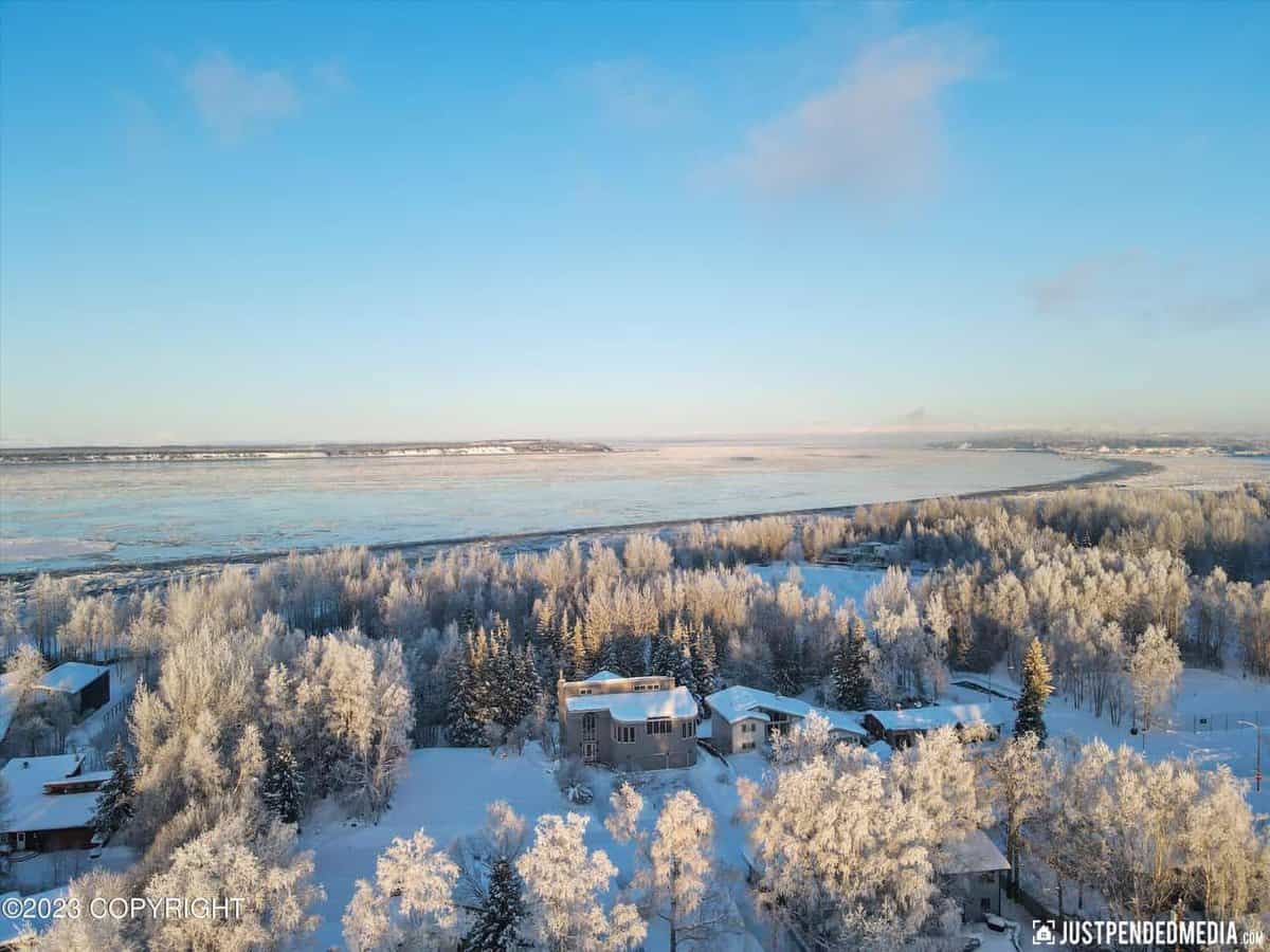 3327 Illiamna Avenue Anchorage AK 99517