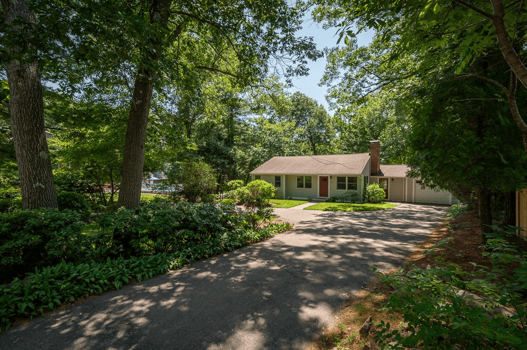 Wenham MA, 101 Topsfield Road
