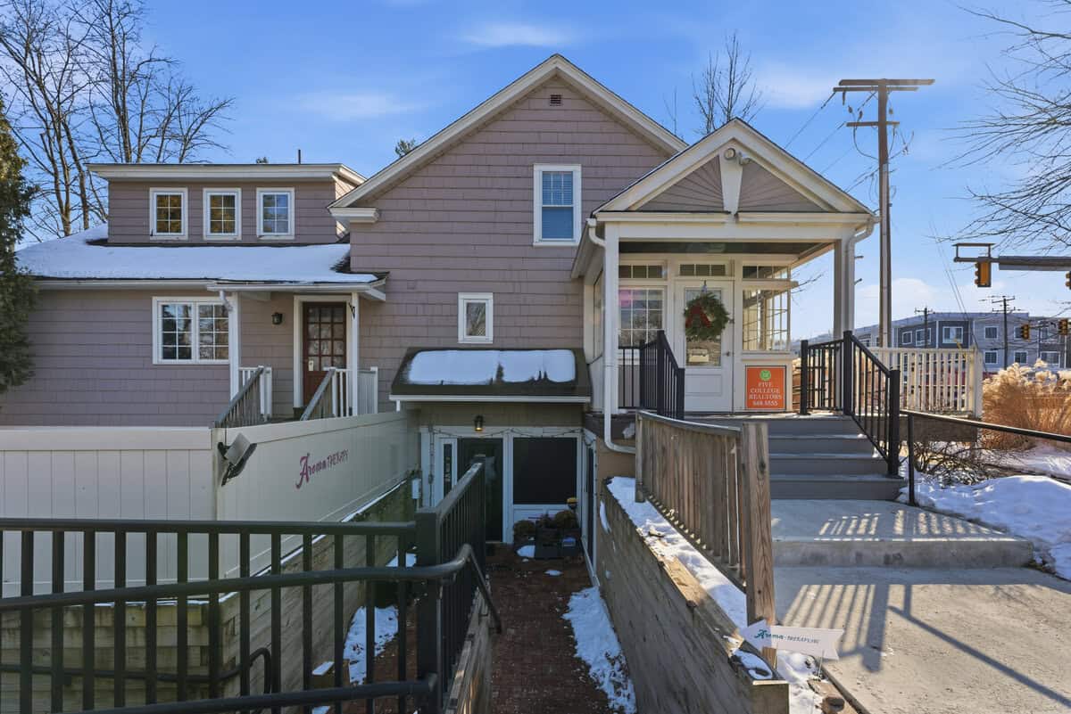 Amherst MA, 190 University Drive