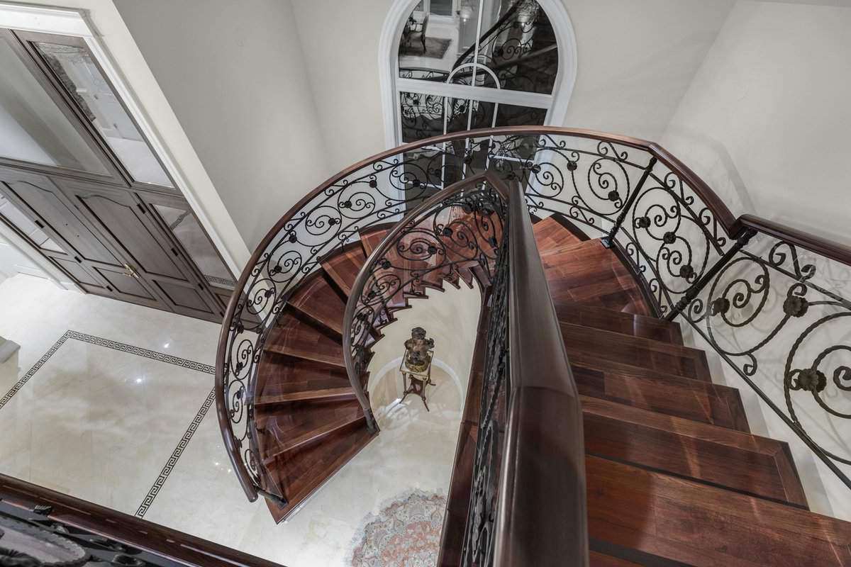1367 Chartwell Drive West Vancouver BC V7S 2R4