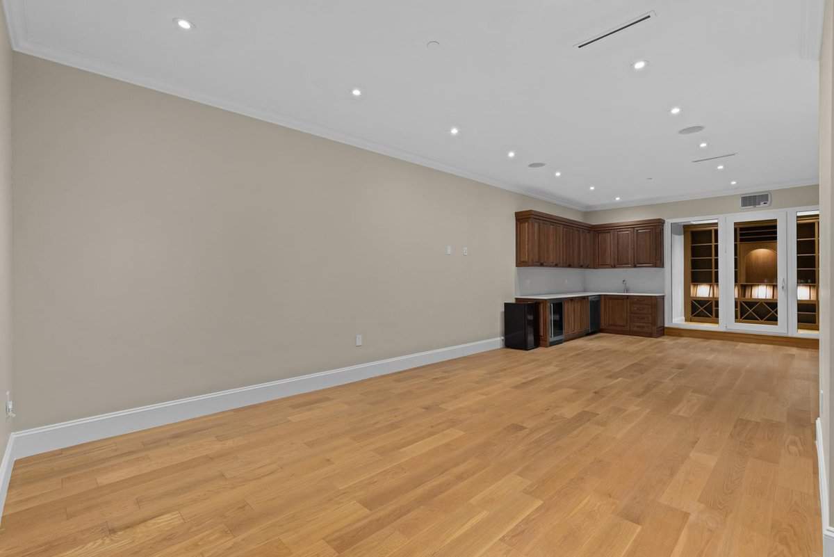 1367 Chartwell Drive West Vancouver BC V7S 2R4