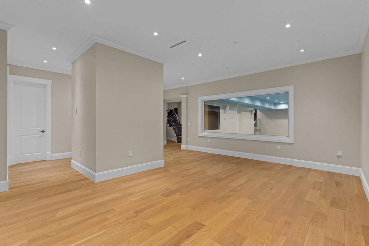 1367 Chartwell Drive West Vancouver BC V7S 2R4